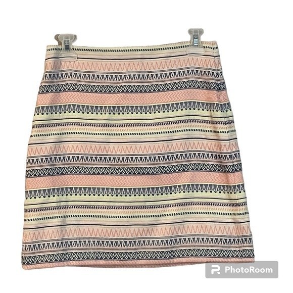 Ann Taylor LOFT Petites southwest design straight mini skirt. Women’s size 4P - Picture 1 of 8